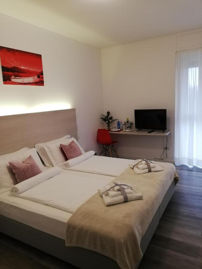 Hotel Internazionale Luino Bagian luar foto