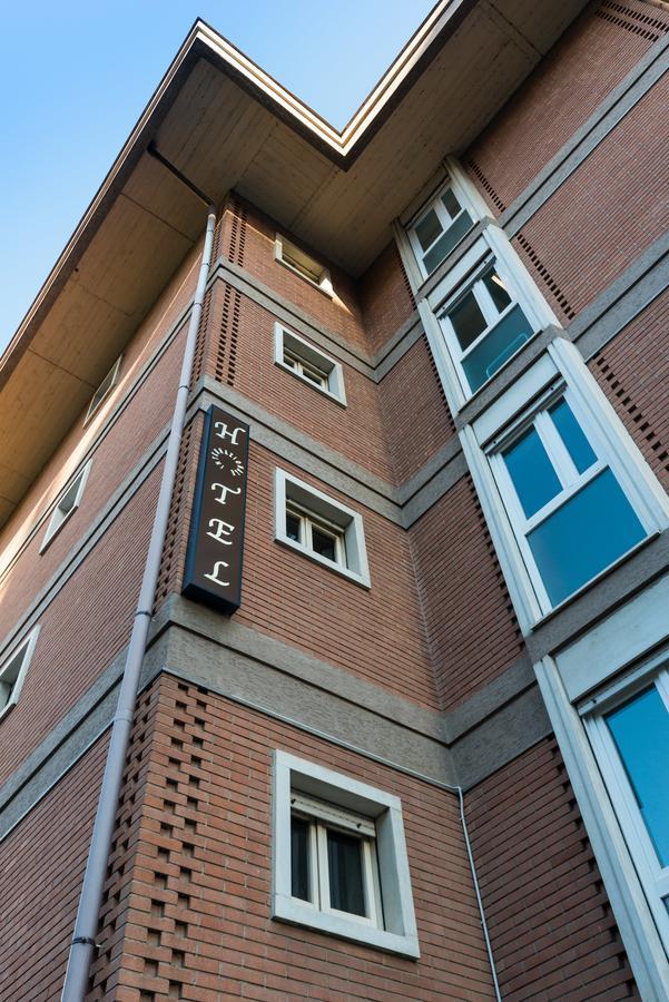 Hotel Internazionale Luino Bagian luar foto