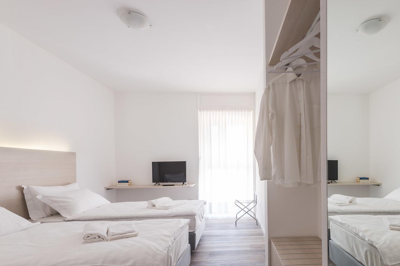 Hotel Internazionale Luino Bagian luar foto