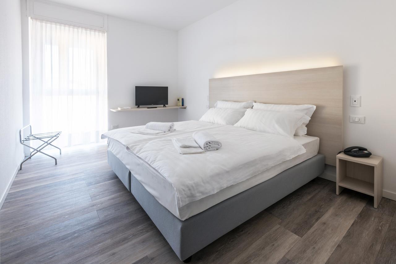 Hotel Internazionale Luino Bagian luar foto