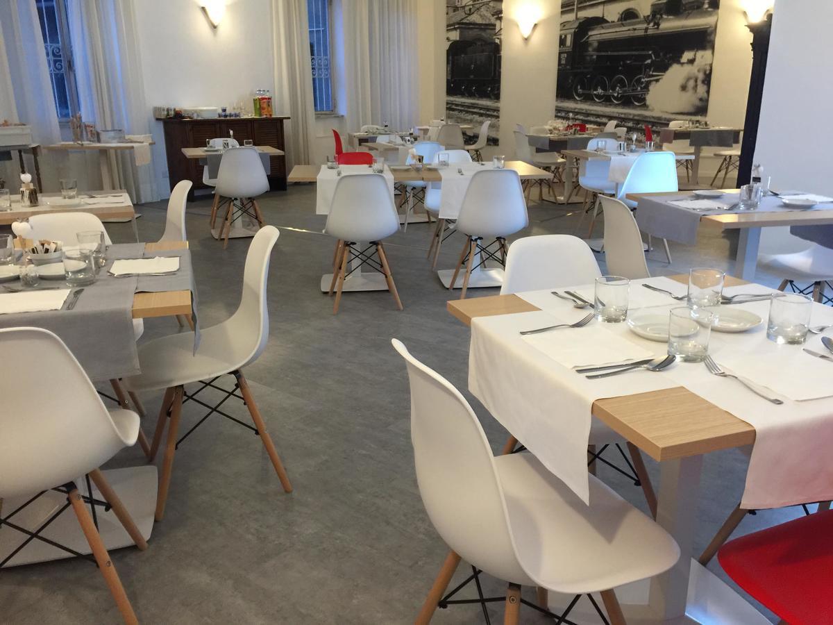Hotel Internazionale Luino Bagian luar foto