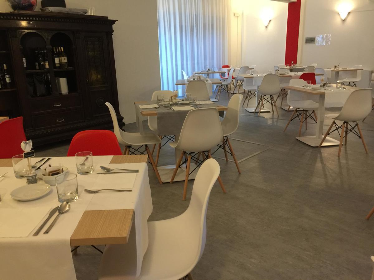 Hotel Internazionale Luino Bagian luar foto